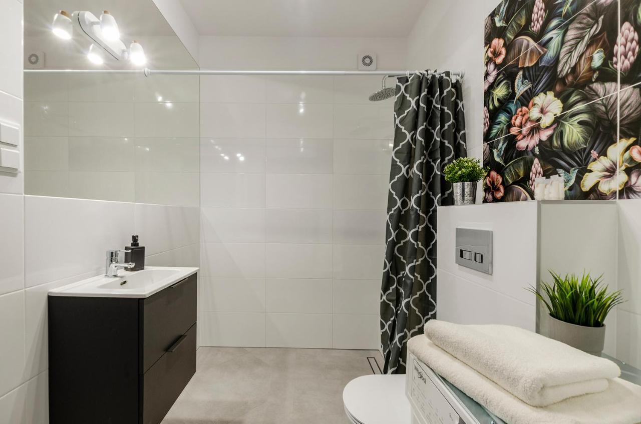 Goldaparts Manufaktura Premium Apartment Lodz  Ngoại thất bức ảnh